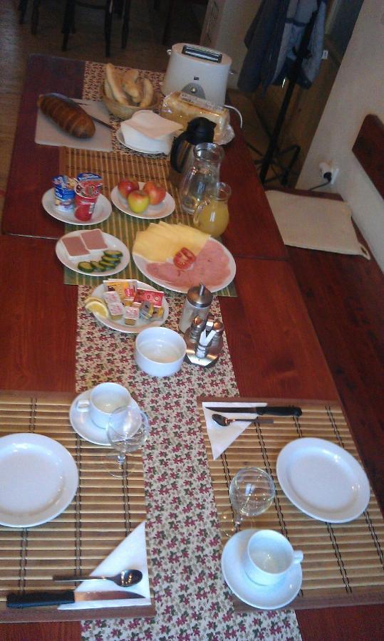 司伦尼克诺膳食公寓 Dobšín 外观 照片